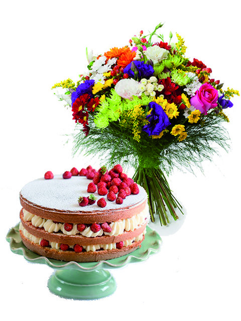 bouquet di fiori misti con torta alla crema e fragole