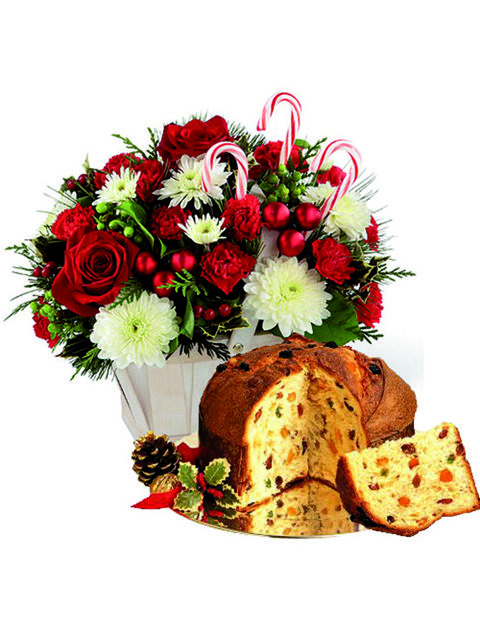 cesto natale con rose, fiori misti e pandoro